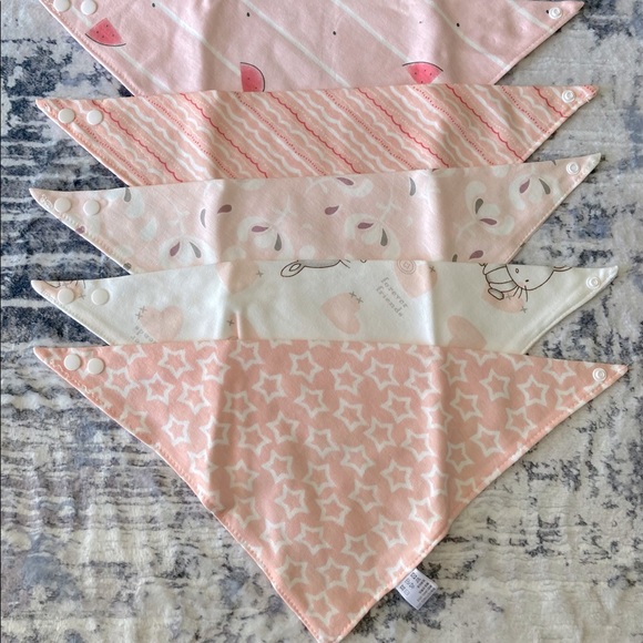 NWT BABY BANDANA BIBS - Picture 2 of 7
